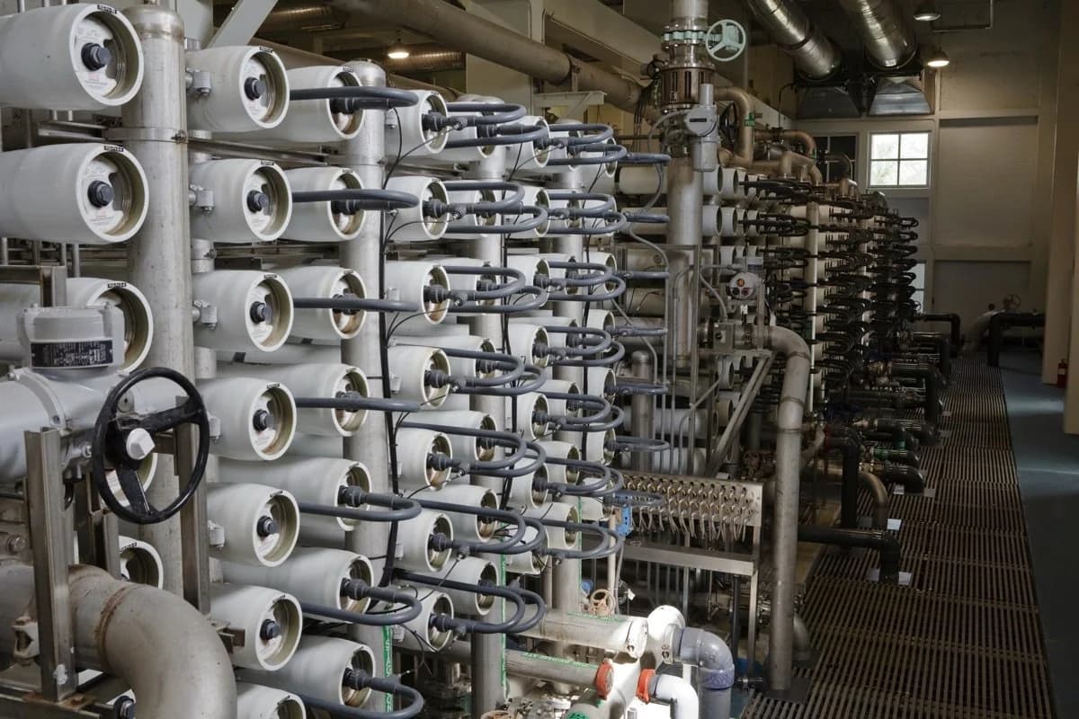 Industrial reverse osmosis membrane bank for water recovery